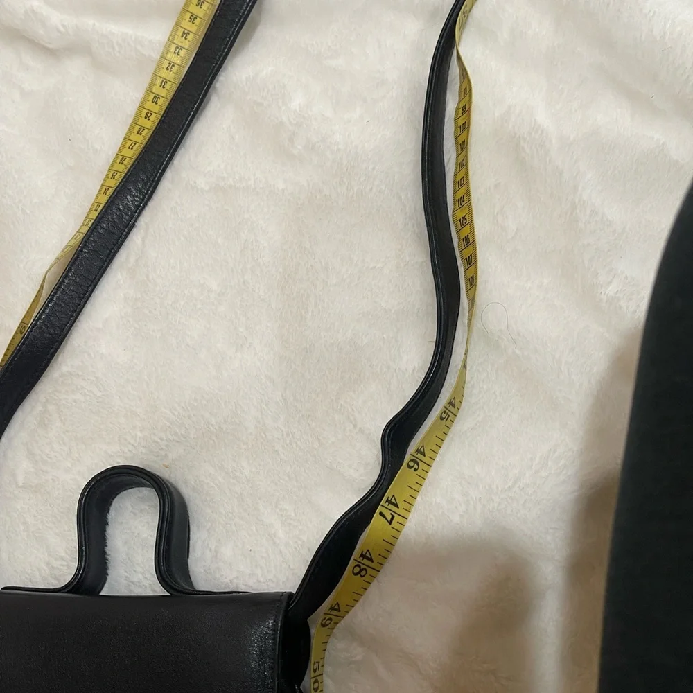 Vintage America Black Crossbody Bag - Picture 14 of 14